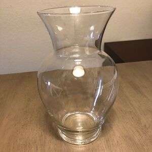 Elegant Clear Glass Flower Vase